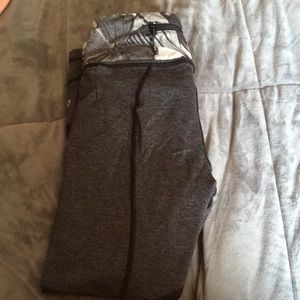 Lulu lemon leggings with mesh on calf